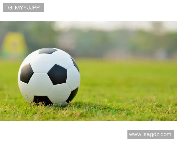 室内足球场的魅力与发展潜力探讨及其对青少年体育的影响分析 室内足球场的魅力与发展潜力探讨及其对青少年体育的影响分析