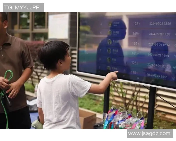 足球直播间全新体验尽享精彩赛事互动与实时评论 足球直播间全新体验尽享精彩赛事互动与实时评论